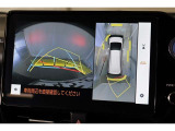 車両を上から見たような映像表示するパノラミックビューモニター付き!