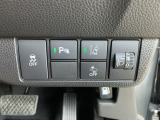 こちらの車両はホンダセンシングやパーキングセンサーなどの安全支援装置が装備されてますよ!(^^)!