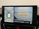 【パノラマモニター】車両周囲を上から見下ろしたような映像を表示。正確なモニタリングが可能になり、駐車時・幅寄せをアシストします!