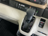 発進時から滑らかに加速する無段階変速のCVTはストップ&ゴーの多い街の中も快適です