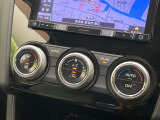 【左右独立型フルオートエアコン】運転席と助手席でそれぞれお好みの温度に設定可能。同乗者にも配慮した、快適な空調をお届け致します。