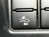 【PCS(プリクラッシュセーフティーシステム】・・・進路上の車両を前方センサーで検出し、衝突の可能性が高いと判断したときに、警報やブレーキ力制御により運転者の衝突回避操作を補助します。