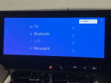 いまや必須装備「ナビゲーション」搭載!知らない場所にスイスイッとドライブ。もう、これなしではハンドルを握れませんね!でも運転中の操作は危険ですのでご注意ですね☆