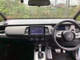 フロントガラスが大きく、ワイドな視界で運転もしやすくなるように、設計されています。