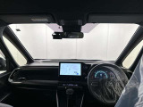 落ち着いたカラーの内装で、ゆったりと運転したい方に。