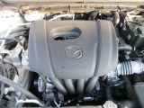 「SKYACTIV-G(ガソリン)」は、規格外の高圧縮を実現し、世界のエンジン技術者に驚きを与えました。さらに、それを維持したままノッキングの発生を抑え、熱効率を向上、走りにも寄与したエンジンです。