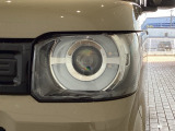 LEDヘッドライトは、点灯の瞬間から最大光量を発揮し、突然暗くなるトンネルなどでの安定感を高めます。