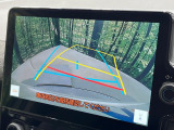 【バックカメラ】駐車時に後方がリアルタイム映像で確認できます。大型商業施設や立体駐車場での駐車時や、夜間のバック時に大活躍!運転スキルに関わらず、今や必須となった装備のひとつです!