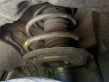 お車を安心してお乗りいただく為には、足回りの定期点検が欠かせません。サービスサポート(有償保証)では無料点検もご提供しており、安心のカーライフをお過ごしいただけるサポート体制が整っています。