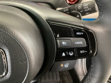 【アダプティブ・クルーズ・コントロール】予め設定した車速内でクルマが自動的に加減速。 前走車との適切な車間距離を維持しながら追従走行し、高速道路でのドライバーの疲労を軽減してくれる嬉しい機能付♪