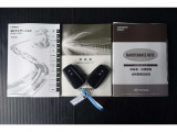 メンテナンスノート、取扱説明書付いています!おクルマの情報が、ギュッと凝縮★ 今までの整備記録が記載されている、大事な物です★