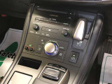 運転席・助手席にはシートヒーターが設置されています。寒い冬はもちろん、夏の冷房中に冷えやすい下肢を温めてくれます。