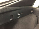 ラゲージスペース左側にはアクセサリーコンセント(AC100V・1500W)が設置されています。電化製品にも使用可能で、まさに移動する電源とも言えますね!