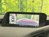 【360&deg;ビューモニター】専用のカメラにより、上から見下ろしたような視点で360度クルマの周囲を確認することができます☆死角部分も確認しやすく、狭い場所での切り返しや駐車もスムーズに行えます。