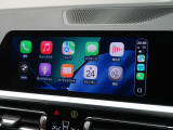 【アップルカープレイ】iPhoneがBMW車両とワイヤレスで接続されます。Apple CarPlayでは、オーディオストリーミングやメッセージングアプリがディスプレイに表示されます。