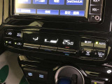 ヒートポンプオートエアコン!冬場のEVモード時もエンジンをかけずに車内を温めることが可能!リモートエアコンシステムも搭載!乗車前からエアコン操作が可能です!