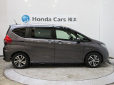 全長426cm、幅169cm、高さ171cmのお車になります。