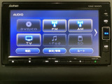 ナビゲーションはフルセグTV対応のGathers純正メモリーナビを搭載しています。Bluetoothオーディオ機能がありますので、スマートフォンなどの音楽も再生できます。