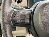 ステアリングにオーディオ操作スイッチが付いています。オーディオ画面に直接タッチしなくても操作が出来ますので、運転に集中できます。