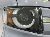 LEDヘッドライトは、点灯の瞬間から最大光量を発揮し、突然暗くなるトンネルなどでの安定感を高めます。