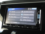 ナビゲーションは純正メモリーナビ(VXM-152VFi)を装着しております。AM、FM、CD、DVD再生、Bluetooth、音楽録音再生、フルセグTVがご使用いただけます。