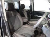 見通しのよいすっきりとした視界で、誰でも運転しやすいです。運転のしやすさは疲れにくさにも繋がりますよ♪