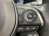 ステアリングスイッチ付き。前方から目を離すことなく操作することが可能です。