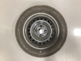 当社にてデモ走行時に装着していたワンシーズン使用の中古スタットレスタイヤ+ホイール4本セットを用意致しました。(2025年製、タイヤ+ホイールは現状渡し、保証対象外です)