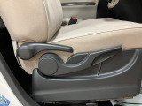 運転席シートリフター☆運転席シートの高さ調整が可能です(^^♪