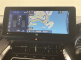 いまや必須装備「ナビゲーション」搭載!知らない場所に、スイスイッとドライブ。なんて便利な機能でしょうか?もう、これなしではハンドルを握れませんね!でも、運転中の操作は危険ですのでご注意ですね☆