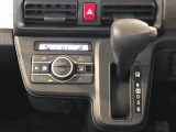 温度を設定すれば、自動で車内の温度管理をしてくれる優れものです♪ATミッションで運転楽々