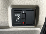 【パワースライドドア】スマートキーや運転席のスイッチでスライドドアの開閉が可能♪電動だから力を入れてドアを開ける必要が無く、小さいお子様でも、重い荷物を持っている時もラクに開け閉めできます♪