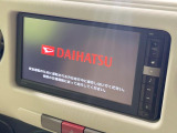 【純正ナビ】人気の純正ナビを装備しております。ナビの使いやすさはもちろん、オーディオ機能も充実!キャンプや旅行はもちろん、通勤や買い物など普段のドライブも楽しくなるはず♪