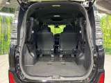 普段のお買い物や通勤、送迎等に十分な荷室スペースを確保しております。セカンドシートを倒すと、大きな荷物の積載も可能です♪