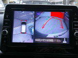 【アラウンドビューモニター】空から見下ろした映像がナビ画面にて確認可能です。駐車もラクラクですよ♪
