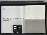 スマートキーは鍵をバッグに入れたままでもドアロックの開閉やエンジンのON・OFFができます。夜間や雨の日も鍵を探さなくて良いので便利です。