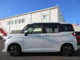 車両の乗降りがしやすい低いステップなので、お子様も安心して乗り込めます。アシストグリップも持ちやすい位置に!
