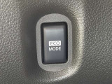 実用燃費の向上をサポートするECOモードは、発進や加速に加えて車速や走行中の負荷なども検知することで、一定速度の走行や速度を落としてからの加速まで幅広くカバー。