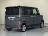 バックカメラが付いているのでバックでの車庫入れも安心です。