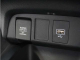 12V電源ソケット、USB接続端子!使いやすい場所に!装備が充実しています♪