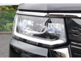 LEDヘッドライトで夜間の視認性も高く、更にオートライト搭載で、車外の明るさを感知し自動でライトを点消灯します。またエンジンOFFにすれば一緒に消灯し、消し忘れやトンネル走行時などに非常に重宝します!