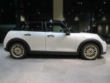 気になる車両へのご質問も大歓迎です。お気軽にMINI 一宮 0078-6002-369993 (無料)までご連絡ください!