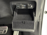【ビルトインETC2.0】ETCが生まれ変わり、高速道路と車が情報を連携。渋滞の迂回ルートを教えてくれたり、災害時の適切な誘導をしてくれたりと、多彩な情報サービスでさらなる快適なドライブを提供します。