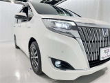 フォグランプ装着車です。暗い夜道の車両前方を明るく照らします