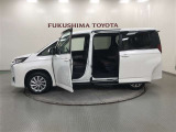 【まるごとクリーニング】シートを取り外し、車内を徹底洗浄。隅々まで丁寧に仕上げています。