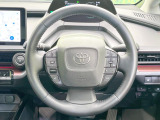 【純正革巻きステアリング】上質な革を使用することで、手にしっかり馴染みとても運転しやすいハンドルです♪