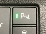 【障害物センサー】センサーが周辺の障害物を検知。音とディスプレー表示で障害物との距離をお知らせし、ドライバーに注意を促します!