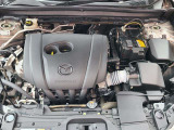 24Vマイルドハイブリッドで爽快な走りを実現する「e-SKYACTIV-G 2.0」。高効率エンジンと電動化技術の組み合わせにより、燃費性能とアイドリングストップ機能をさらに向上させました。