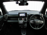 シンプルで見やすいデザイン、運転に集中できる快適な空間です。