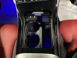 携帯電話のワイヤレス充電機能・タイプCのスポットがついております。